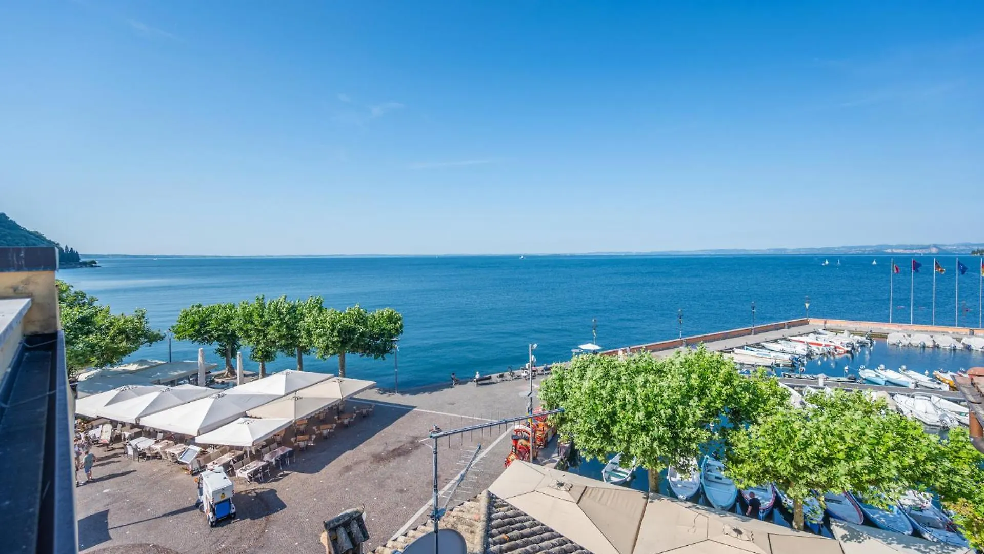 Apartmentsgarda - Baia Del Garda 5 0*,  Olaszország